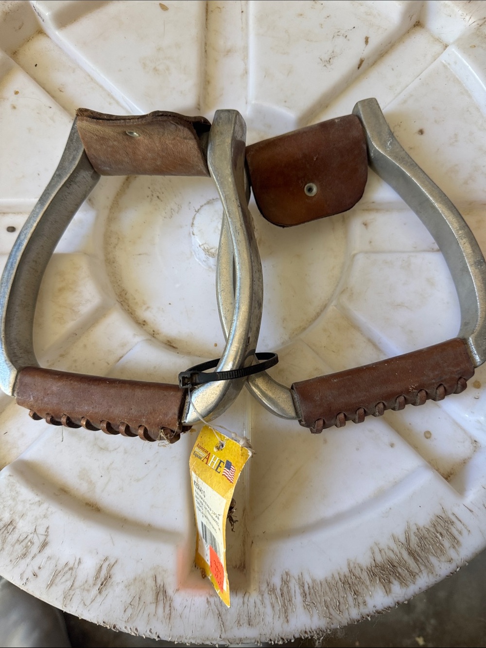 Classic Brown Leather-Wrapped Men's Stirrup Hand Grip (Pair)